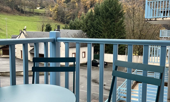 Luz-Saint-Sauveur Apartment | T3 historic center Luz + private parking