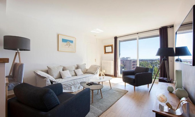 Bourg-l'Eveque Apartment | T4 refait à neuf Rennes, 3 ch. parking, 2 balcons.