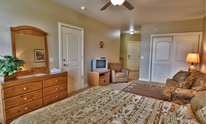 Birchwood Condo | T411B is a Efficiency condo at Tagalong Golf Resort on Red Cedar Lake