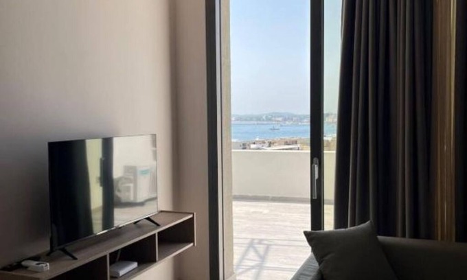 Vlore Apartment | t5-minutes to the sea! One-Bedroom Apartment with Sea View and Terrace
