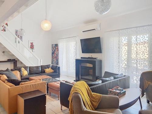 Condom Apartment | T6 Unique, Chic and Artistic with large terrace