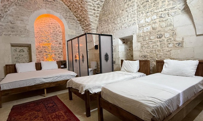 Eyyubiye Hotel | Taştepeler Konak