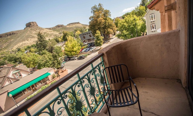 Golden Hotel | Table Mountain Inn