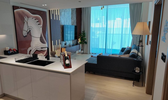 Al Quoz Apartment | Tag Vacation Homes - Charming 1-bedroom apartment, fully equipped, Dubai.