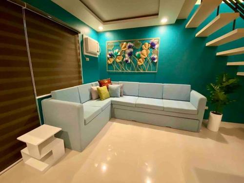 Canlubang Villa | Tagaytay Hampton Villa - Unwind in a cozy 2 bedroom with pool