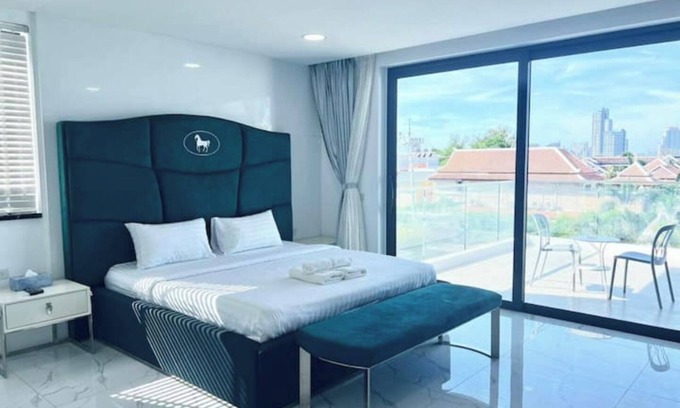 Nong Prue Villa | TagVilla Palm Spring Villa in Pattaya -08 Bedroom