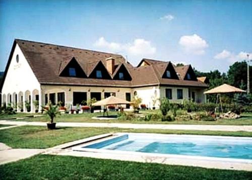 Szentendrei House | Tahiti Vendégpark