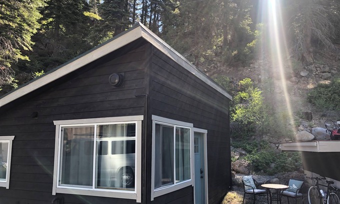 Tahoe City Cottage | Tahoe Cottage- near river/lake/ski resorts