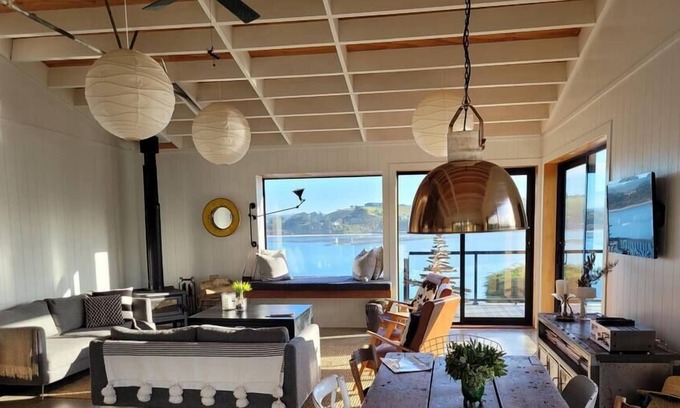 Taieri Mouth House | Taieri Mouth Beach Retreat 30 minutes from Dunedin