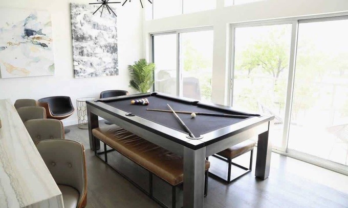 Central East Austin Apartment | Tailgate Penthouse 2 Blocks from UT Stadium
