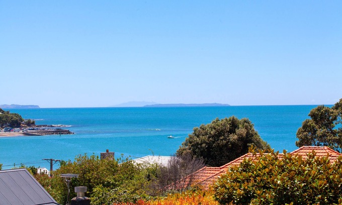 Takapuna House | Takapuna with own beach access