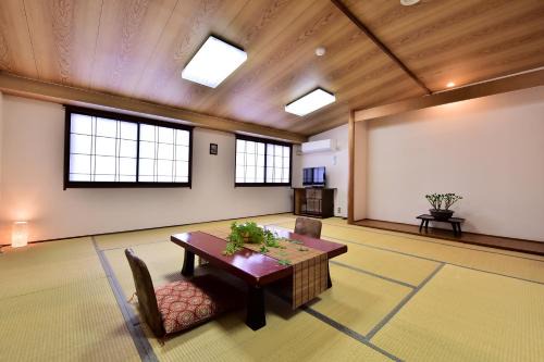 Omachi Hotel | Takenoya Ryokan (Guest House Takenoya)