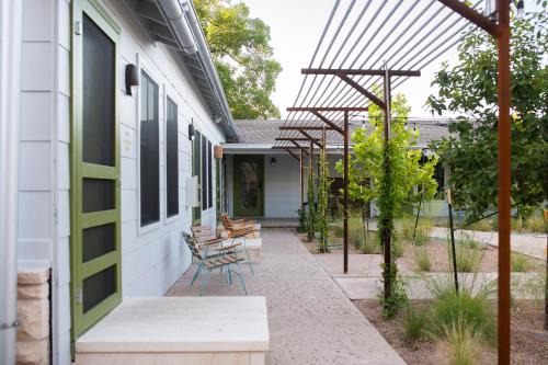 Taylor Hotel | Talbot Commons Hotel
