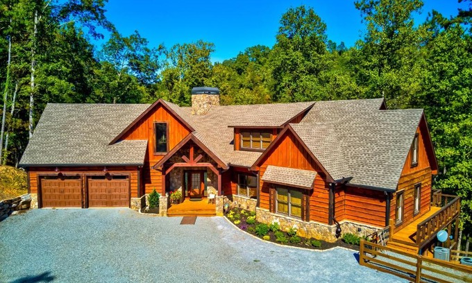 Talking Rock House | Talking Creek Lodge