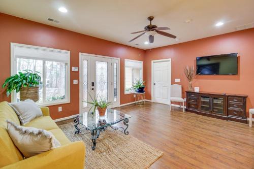 Whitestone House | Talking Rock Home with Private Deck