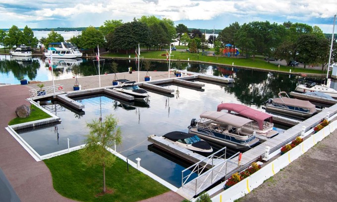 Brockville Apartment | Tall Ships Landing Coastal Resort