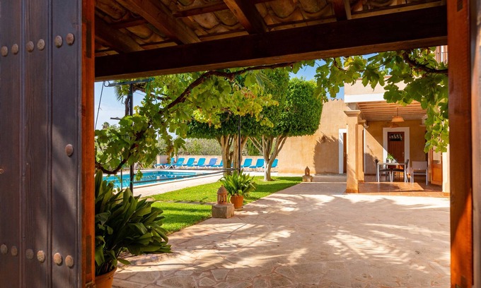 S'alqueria Blanca House | Tallador for 10 in S' Alqueria Blanca, beautiful garden with pool, air conditioning and wifi