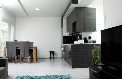 Vantaa Villa | Talo saunalla ja sähköauton oma Type2 latauspiste