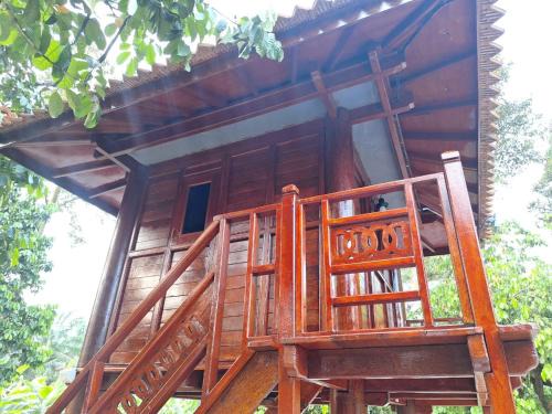 Ayer Baloi Ski Chalet | Tambo Orchard