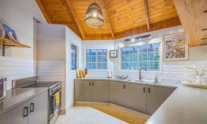 Eagle Heights House | Tamborine Mountain Getaway