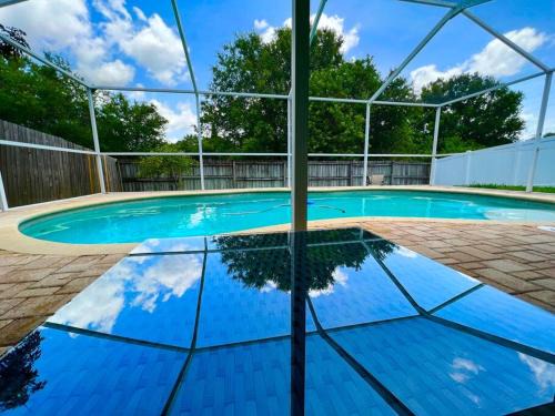 Bearss Plaza House | Tampa Getaway Pool House