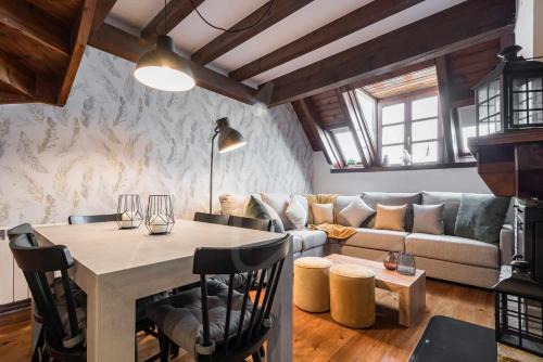 Beret Apartment | Tanau 1700 by SeaMount Rentals