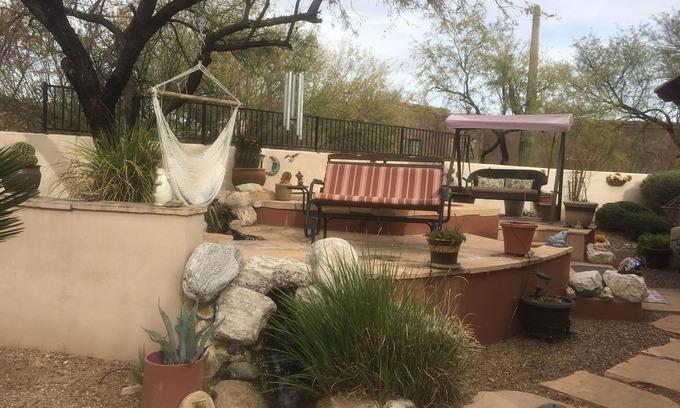Loma De La Vista Verde House | Tanque Verde home/resort nestled on a quiet cul de sac in the rural northeast