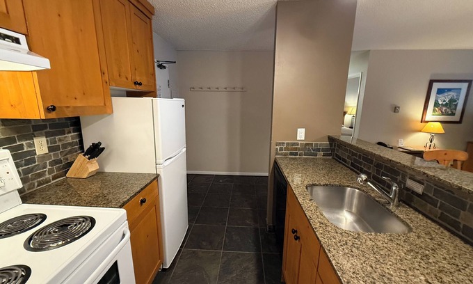 Whistler Village Condo | Tantalus #405 - 2BD