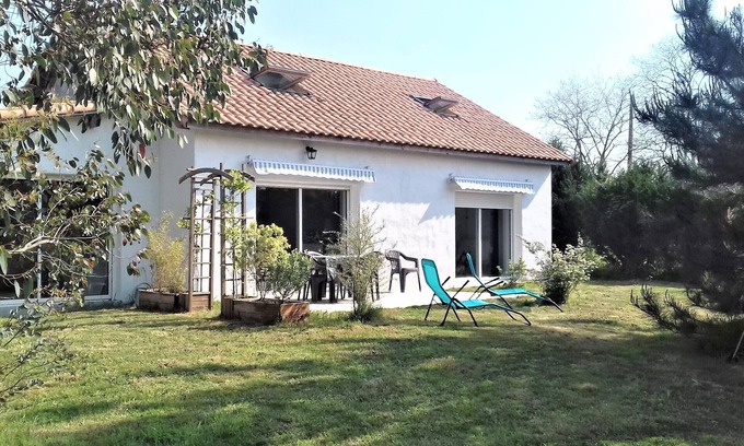 La Plaine-sur-Mer Villa | Tara, 3-star seaside gîte 500 m from beaches and hiking trails