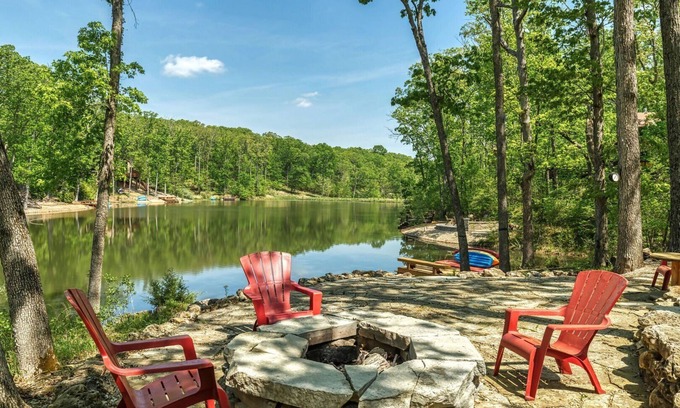 Innsbrook Cottage | Tarnhouse Lakefront Cottage by StayLage