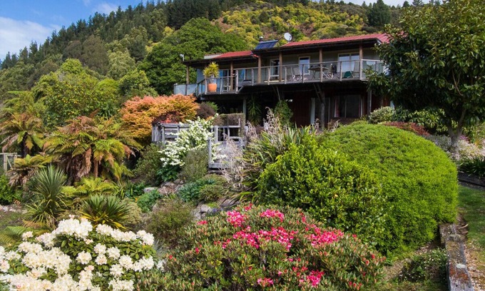 Marahau Cottage | Tasman Hideaway - Marahau Holiday Home