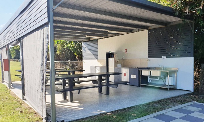 Emu Park Cabin | Tasman Holiday Parks - Fisherman's Beach