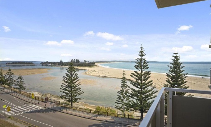 The Entrance Apartment | Tasman Towers Unit 13