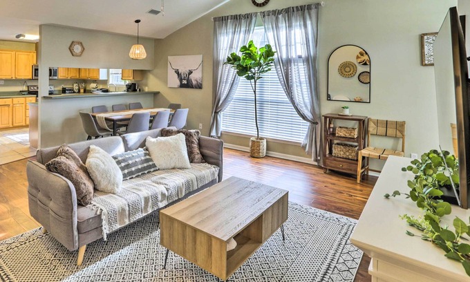 Tallahassee House | Tasteful Tallahassee Home: 7 Mi to Downtown!