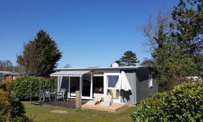 Sint Maartensvlotbrug House | Tastefully furnished, completely renovated 4-person bungalow on the popular park Eureka, near beach, sea, dunes and forest. Free WiFi, pet welcome. Ideal for families.