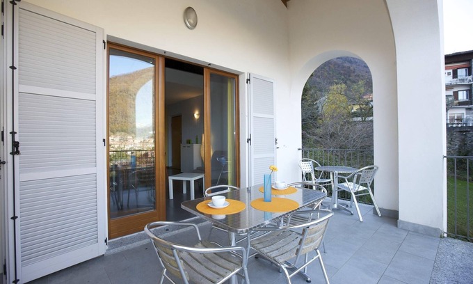 Cannobio Apartment | Tastefully furnished apartment in a small residence in a sunny location