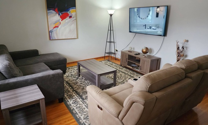 Saskatoon House | Tastefully furnished 5 Bedroom home in the heart of Saskatoon