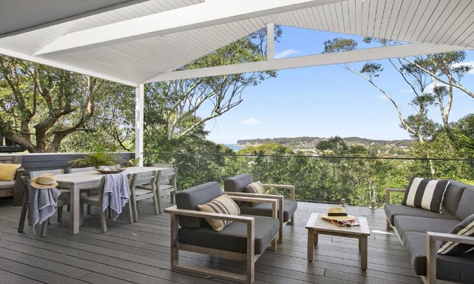 North Avoca House | Tatala