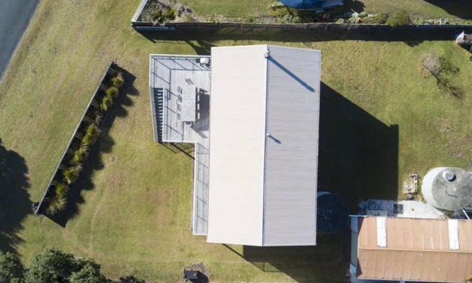 Taupo Bay House | Taupo Bay holiday home - 6 Bedrooms, 2 Bathrooms plenty of parking for the boat