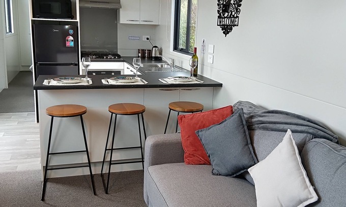 Hilltop House | Taupo luxury Tiny House & Spa