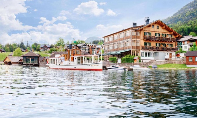 Grundlsee Hotel | TAUROA Seehotel Grundlsee
