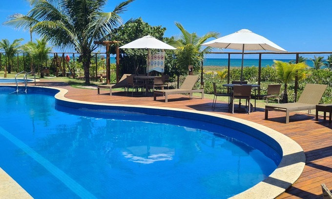 Itacimirim House | Tavarua Itacimirin Bungalow Foot in the sand