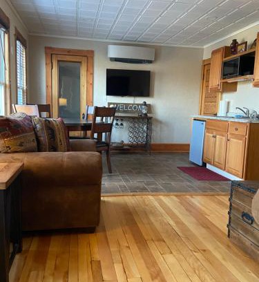 Newport Apartment | Tavern - Country Suite