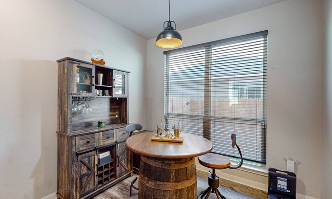 College Station House | Tavern style house with patio and enclosed backyard, close to golf course