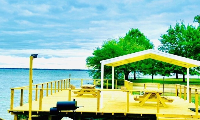Wills Point House | TAWAKONI WATERFRONT LAKE HOUSE WITH DOCK - 4 BDR, 4 BA - WILLS POINT.