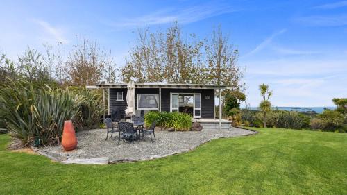 Tawharanui House | Tawharanui Cabin - Rural Cabin Studio