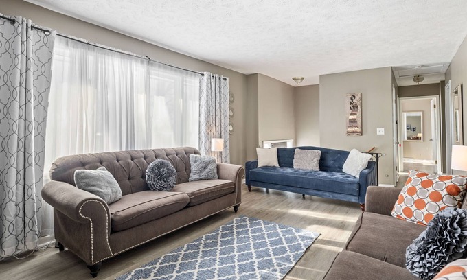 North Central Omaha House | Taylor. Serene pet friendly home. No pet fee!