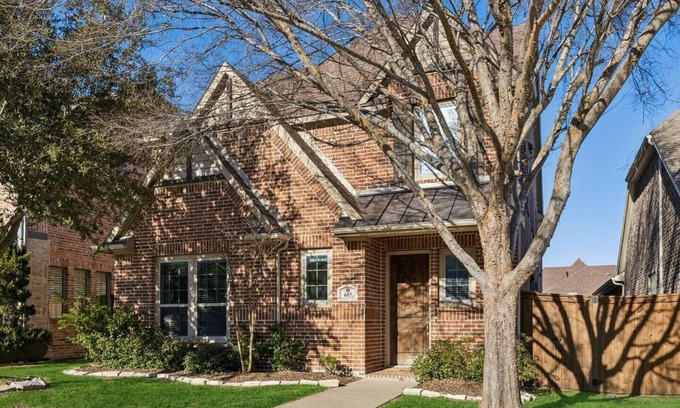 Allen House | TCH - Cozy 3bd/2.5ba in Allen with Workspace