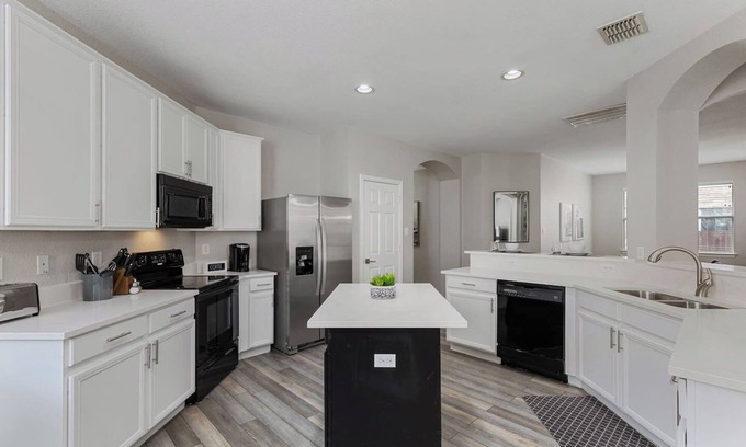 Little Elm House | TCH - Cozy 3bd/2ba in Little Elm with Workspace