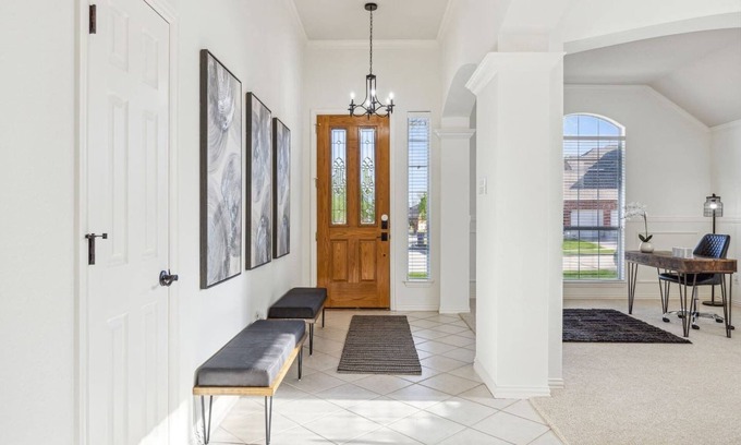 Keller House | TCH - Spacious 4bd/2ba home in Keller with Office